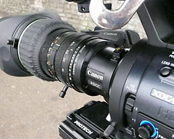 Eng kamera sa svom pratećom opremom PMW-EX3